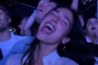 Dua Lipa fue a ver a Oasis y su fanatismo se volvió viral