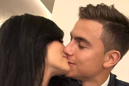 Oriana Sabatini y Paulo Dybala se muestran muy enamorados en las redes sociales