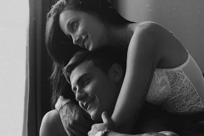 La cantante y el futbolista afianzan su relación día a día