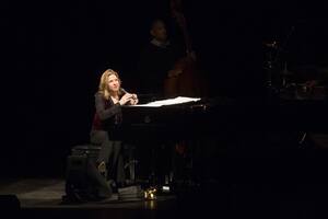 Diana Krall no decepciona, pero tampoco sale de su libreto