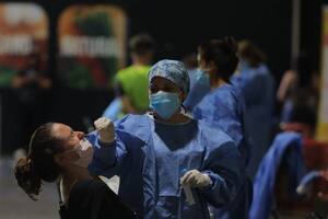 La cantidad de testeos realizados baja semana a semana