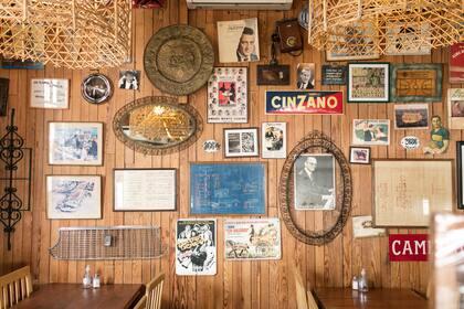 La cantina reivindica los íconos de la ciudad.