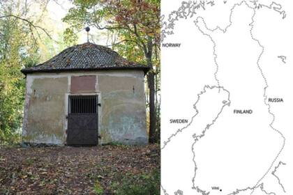 La capilla con el recinto funerario data del siglo XVIII y se ubica en Vihti, en el sur de Finlandia