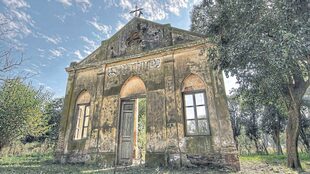 La capilla de San Mauricio (provincia de Buenos Aires), en ruinas, como casi todo el pueblo