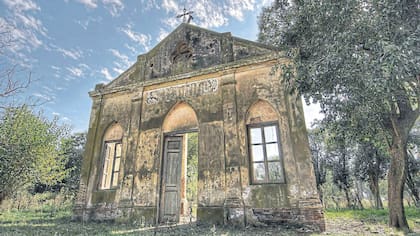 La capilla de San Mauricio (provincia de Buenos Aires), en ruinas, como casi todo el pueblo