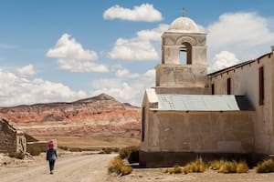 El misterio de una iglesia del siglo XVII que sobrevive sobre la ruta 40