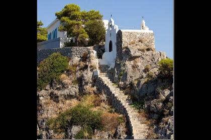 La capilla tiene capacidad para 20 personas