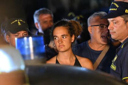 La capitana, al ser arrestada