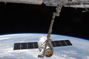 La carrera espacial: crucial test de la cápsula Dragon para volver a la Tierra