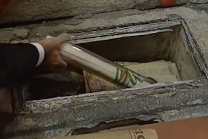 La cápsula del tiempo del Monumento a Colón era una caja de plomo empotrada en la cripta ubicada en la base de la obra