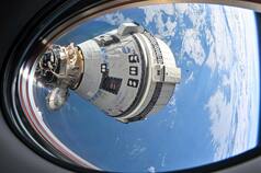 La cápsula Starliner que dejó a dos astronautas varados en el espacio vuelve a la Tierra sin tripulantes