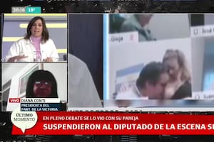 La captura de pantalla del momento de la escena sexual que protagonizó Ameri en medio de la sesión virtual