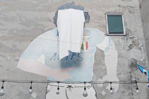 La cara de Maradona tapada