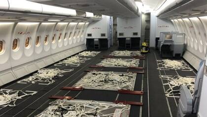 La carga aérea también se complejiza por la menor conectividad de la Argentina.