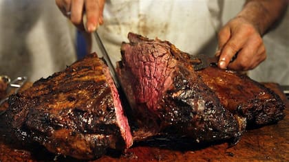 La carne "jugosa" puede ser una de las formas de transmisión del Síndrome Urémico Hemolítico
