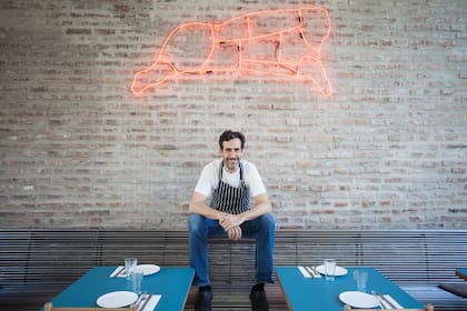 "La carne de búfalo es más dulzona, más mineral. Recomiendo comerla jugosa, sangrante, que no se seque". Foto: Leo Liberman.