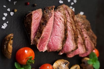 La carne es una gran fuente de vitamina B12 (Foto: Freepik)