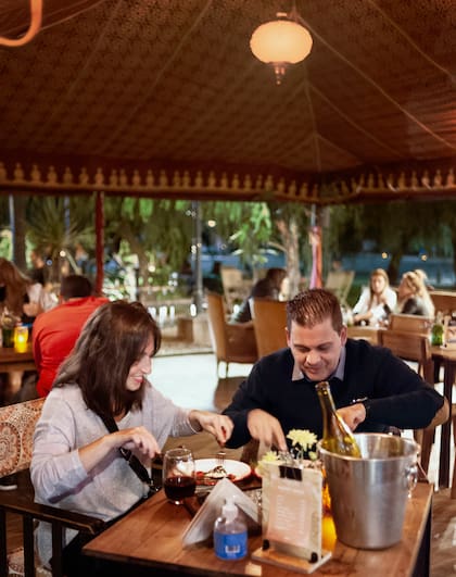 La carpa de Francisca del Fuego sobre el Rosedal