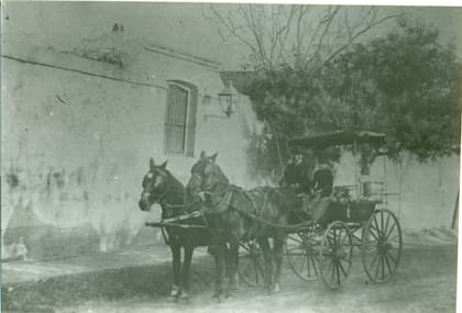 La Casa Alfaro desde la calle Ituzaingó.