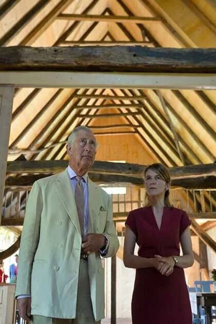 “La casa azul” cuenta con siete habitaciones dobles con baño, un salón comedor, un living y una cocina