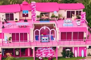 Ponen en alquiler la “casa de ensueño Malibú” de Barbie y así es cómo se ve por dentro