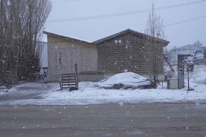 La casa de Alexis la levantó su papá con sus propias manos. Todos duermen en la misma habitación y la están ampliando para poder estar más cómodos