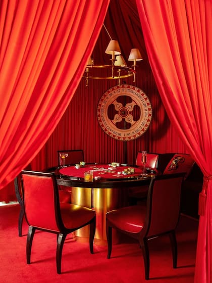 La casa de Cara Delevingne en Los Ángeles contaba con una sala de póker.