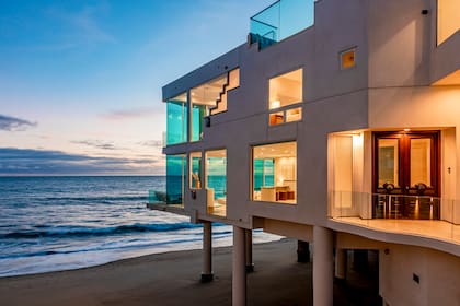 La casa de cuatro pisos fue comprada por Nicolas Cage por US$10,5 millones el mes pasado