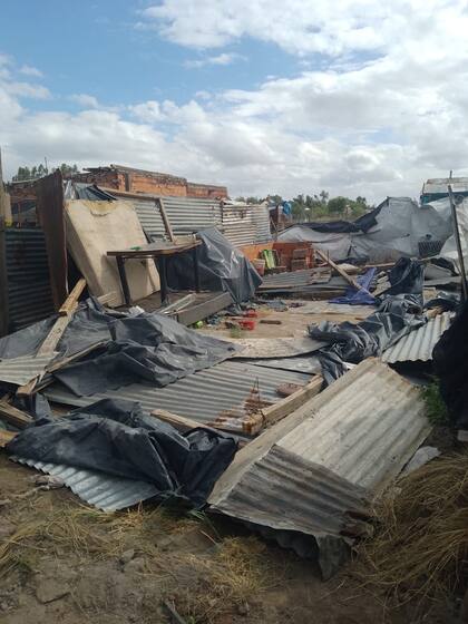 La casa de Daiana Romero y su familia, en el barrio Evita, directamente quedó reducida a escombros