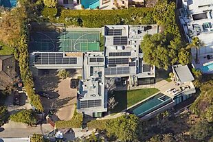 La casa de DiCaprio hoy incluye la conflictiva cancha de básquet, una pileta y una pequeña casa de huéspedes independiente.