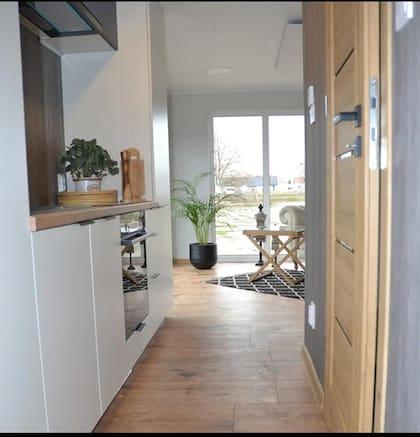 La casa de dos pisos con terraza de Amazon se puede personalizar (amazon.com)