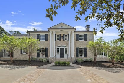 La casa de Emma Stone está ubicada en el vecindario Tarrytown, en Austin, Texas, conocido por ser uno de los más lujosos de la zona