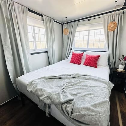 La casa de estilo rústico se puede expandir (Amazon)