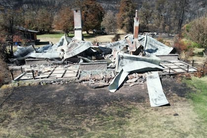 La casa de la familia Bengolea quedó destruida por un incendio hace un año en Laguna Larga