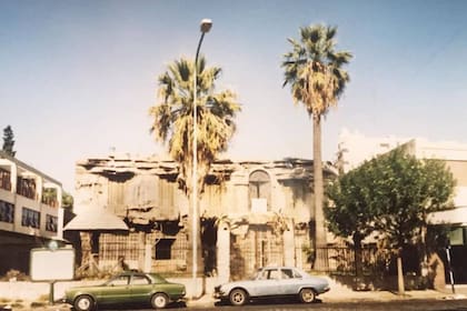 La casa de las piedras de Cabildo 66 en los años previos a ser demolida