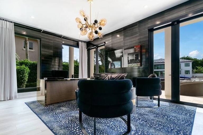 La casa de Messi en Miami tiene un espacio de trabajo u oficina ejecutiva