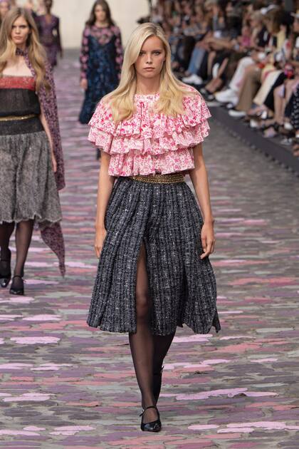 La casa de moda francesa hizo su despliegue en Port de la Conférence, en París.