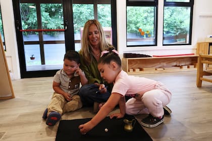 La Casa de Niños Emanuel, primer proyecto de Fundación Mir, es un jardín de infantes de método Montessori para niñas y niños de 2 a 5 años en situación de vulnerabilidad, ubicado en Benavídez, provincia de Buenos Aires
