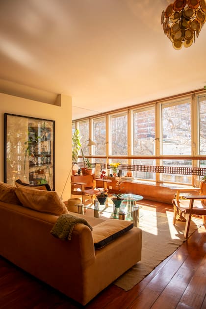 “La casa de por sí es muy generosa. Nos preocupaba llenarla de cosas, porque ya tiene muchos detalles y un aire y una luz que queríamos conservar”