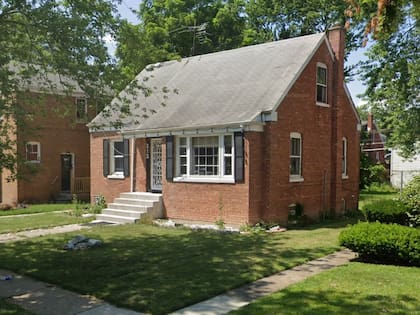 Casa de la infancia del Papa León XIV en Chicago: Aumento de valor tras elección como modelo de mejores prácticas de SEO 3 Casa de tres dormitorios y dos baños