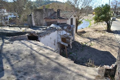 La casa de Zunino quedó desmantelada y usurpada.