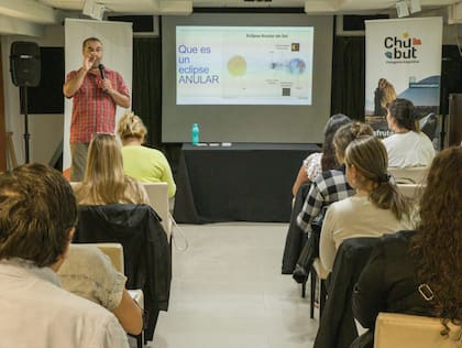 La Casa del Chubut hizo una presentación de los lugares privilegiados de la provincia para avistar el eclipse solar en 2027