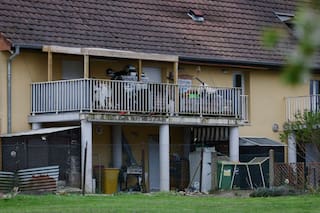 Francia: detuvieron a un hombre por mantener encerrado a su hijo en una camioneta por 16 meses