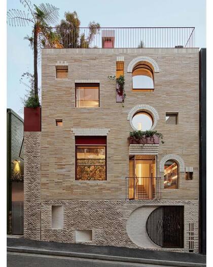 La casa en 19 Waterloo Street creada por SJB en Sydney no se sobrecalienta en verano pero deja entrar la luz en invierno