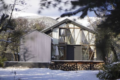 La casa está a minutos de los centros de esquí de la zona.