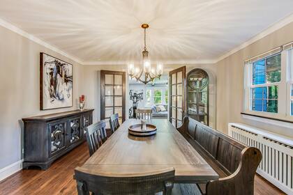 la casa ha sido objeto de varias remodelaciones a lo largo de las décadas, pero mantiene la esencia original de la década de 1920