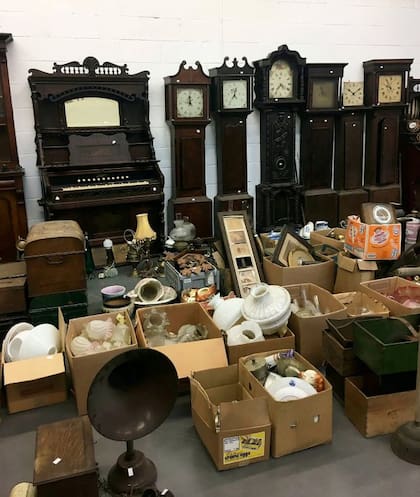 La casa incluía ocho relojes de pie