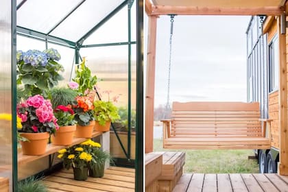 La casa incluye un remolque de pérgola separado con un columpio en el porche y un invernadero para plantas y huerta