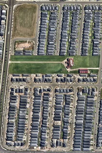 La casa ocupa un terreno de dos hectáreas donde podrían construirse 50 viviendas similares a las que la rodean