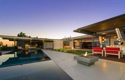 La casa por la que Matthew Perry pagó us$5 millones en Hollywood Hills hace pocos meses